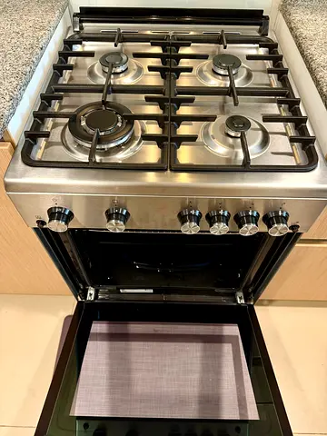 BEKO Stainless Steel 4 Burner Gas Stove and Oven (Still New, Never Used)