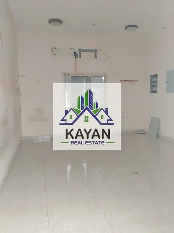 سكن عمال للإيجار 7 غرف موقع عملي جاهز للسكن الفوري الموقع يقع في موقع مناسب يسهل الوصول إليه