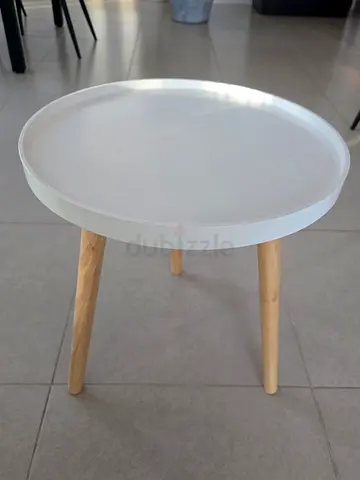 Coffee table, white, round, 43 cm high