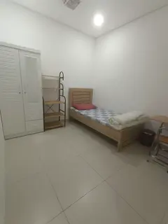 Furnished Bedroom Near Satwa Bus Stop, Dubai