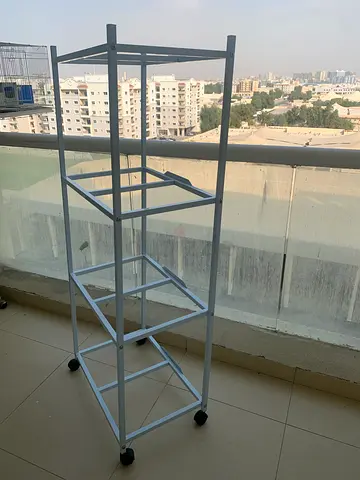 Cage stand in perfect condition