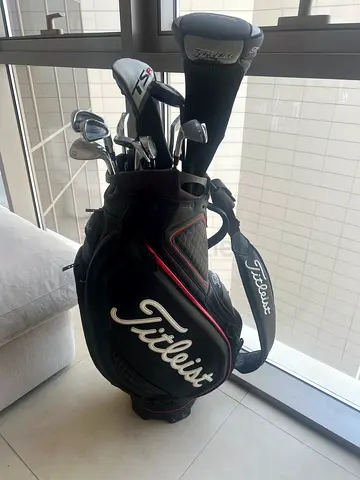 Titleist Golf Clubs  Bag