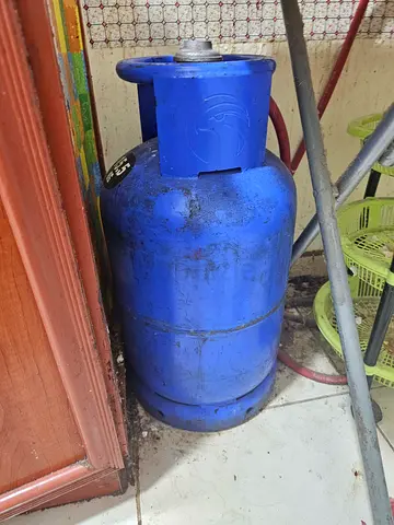 Blue LPG Gas Cylinder - Used