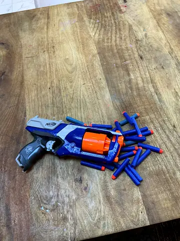 Nerf gun w bulletts