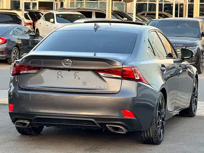 2019 Lexus IS-SERIES — фото 9