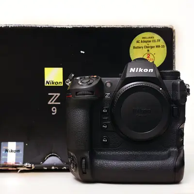 Nikon Z9 + 2 Batteries + 64GB XQD - With Box Like New