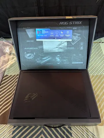 ASUS ROG Strix 16 RTX 5090