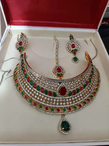 For sale nice necklace artificial colour 100% guarantee lifetime colour is not gun very good quality