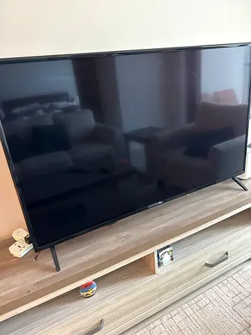 42–50 inch Smart LED TV in good working condition