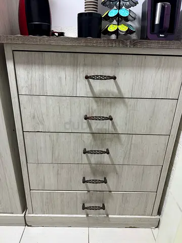 طاولة خمسة دروج