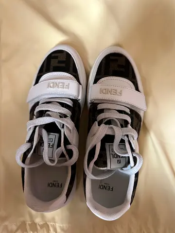 FENDI WOMENS SNEAKERS SHOES FOR SALE