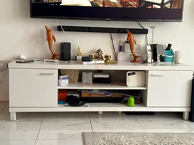 Tv bench