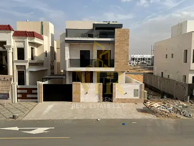 فيلا من المالك مباشر تشطيب شخصي ع  شارع رئيسي قريب جميع الخدمات تملك حر لجميع الجنسيات وبدون دفعة مقدمة في أرقي مناطق عجمان..