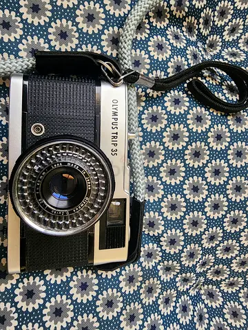 Olympus Trip 35 Vintage 35mm Film Camera - Working Condition