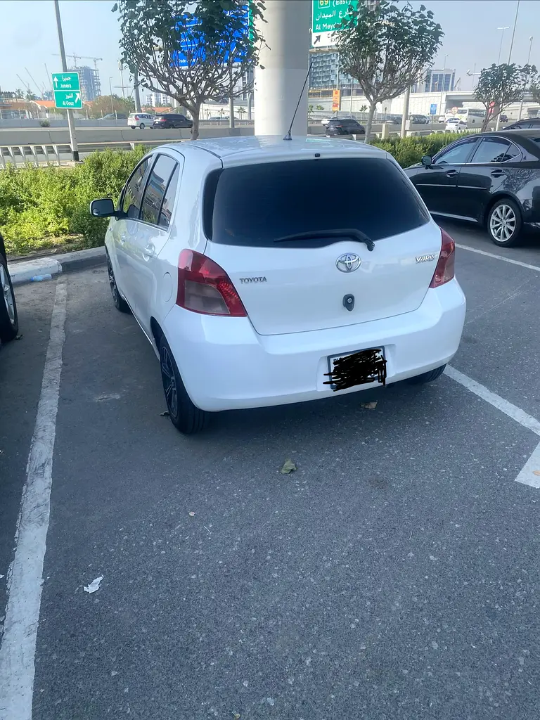 Toyota Yaris 2008 — photo 1 of 6