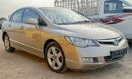 Honda Civic 2006 - urgent sell GCC Specs android screen alloy wheels
