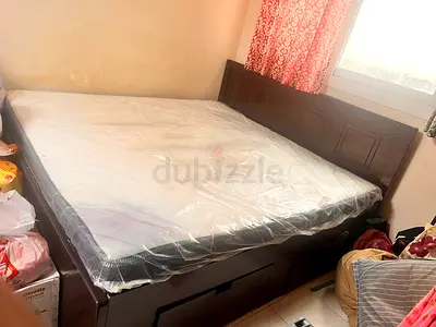 Solid Wood Queen size 180*190 Bed with Storage - Good Condition