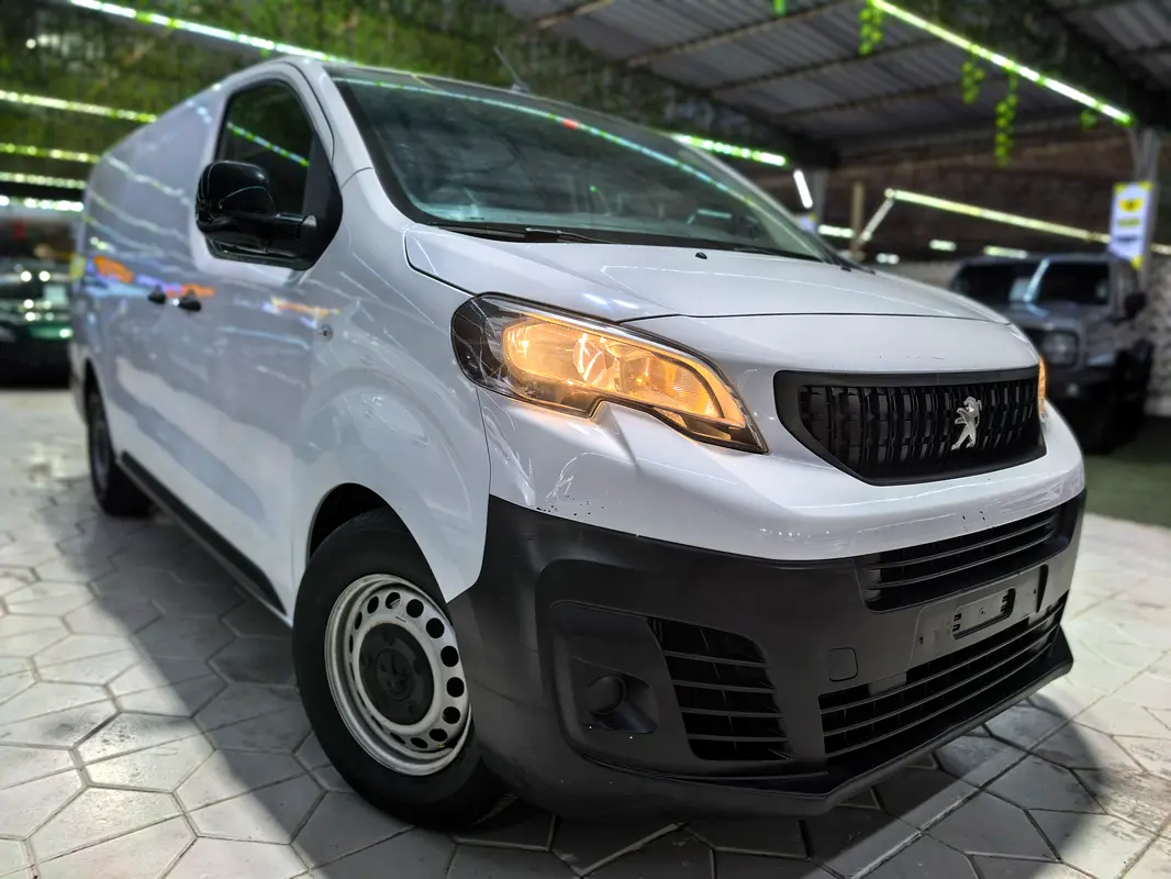 Peugeot Expert 2023 — photo 1 of 20