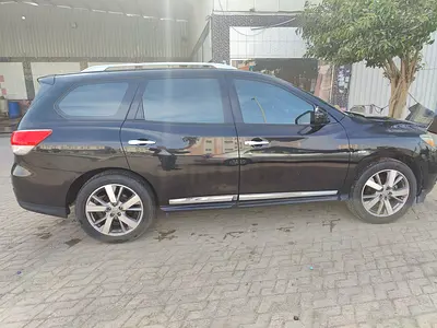 Nissan Pathfinder SV 2013