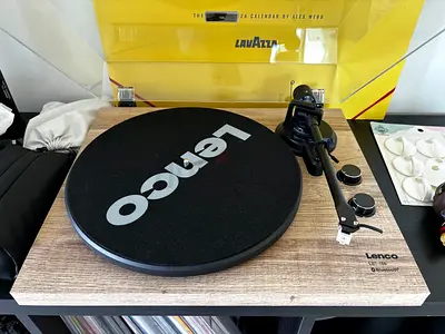 Lenco LRT-03 Wooden Finish Turntable with Dust Cover - Good Condition