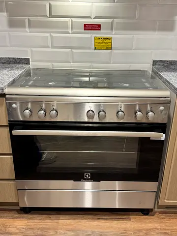 Gas Cooker- Brand New