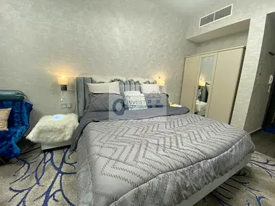 Furnished Studio | High-Floor | Canal & Skyline View