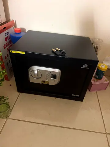 Small Electronic Home/Office Safe with Key Override