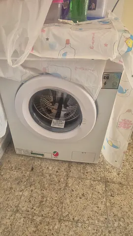 أبوظبي مقابل الوحده مول