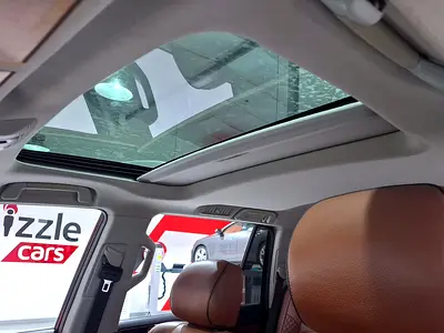 صورة 11 لـ 2017 Toyota PRADO