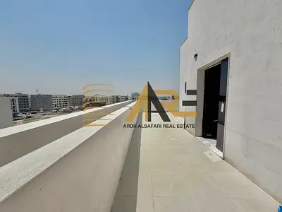 شقة جديدة فاخرة وواسعة مكونة من غرفتي نوم مع تراس كبير وتشطيبات رائعة في موقع متميز بسعر 75 ألف فقط