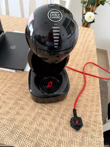Nescafé Dolce Gusto Coffee Machine – DeLonghi EDG355.B1