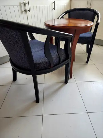 Set of 2 Wooden Lounge Chairs with Small Round Side Table