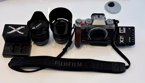 Fujifilm X-T4 mirrorless camera body with accessories (strap,2 battery ,2 lenses , Godox X2T)