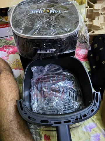 Black+Decker AeroFry Air Fryer (like-new) with Basket and Accessories
