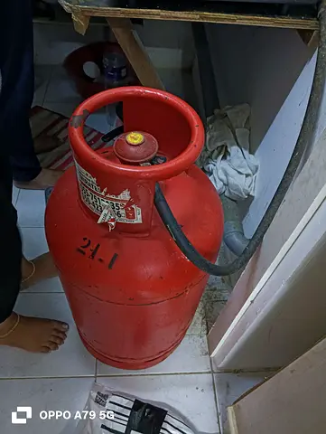 Gas cylinder with stove with full set
