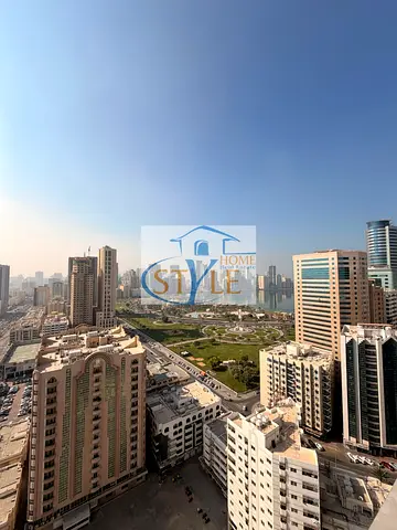 One bedroom and living room for sale, suitable for living or investment. Licensed for 2 purposes. The apartment offers lake and city views. All servic