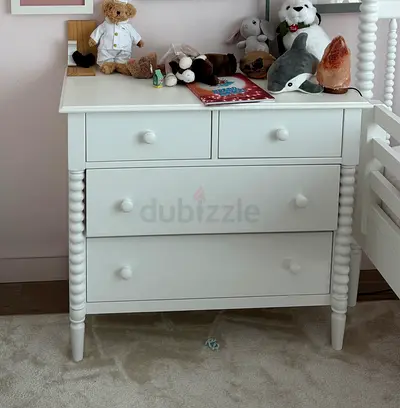 White Wooden 3-Drawer Chest with Spindle Legs - Good Condition