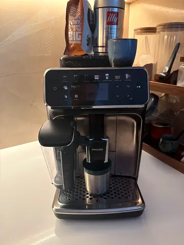 Philips LatteGo Super-Automatic Espresso Machine — Good Working Condition