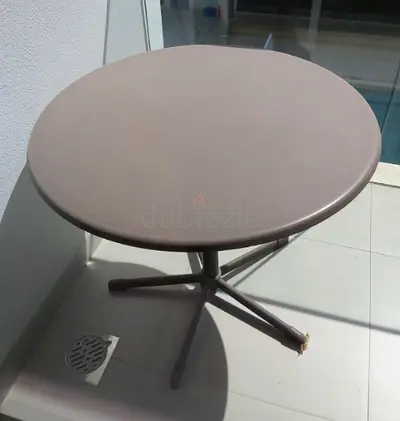 Out door round table