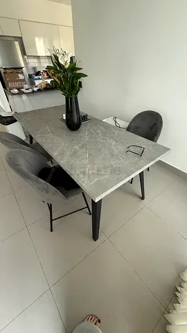 Dining table ( 8 seater) for sale