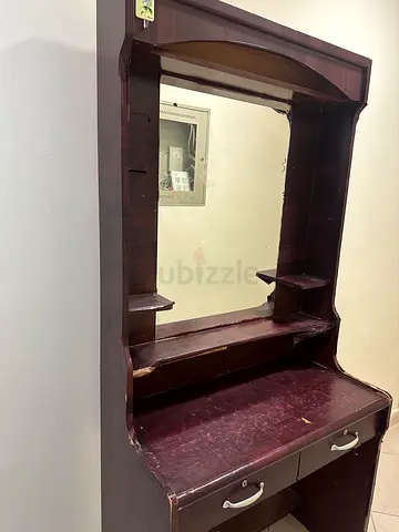 Dressing table