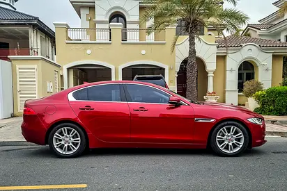 صورة 4 لـ 2016 Jaguar XE