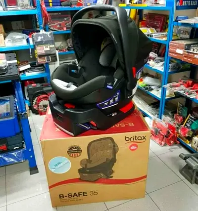 Britax B-Safe 35 Infant Car Seat