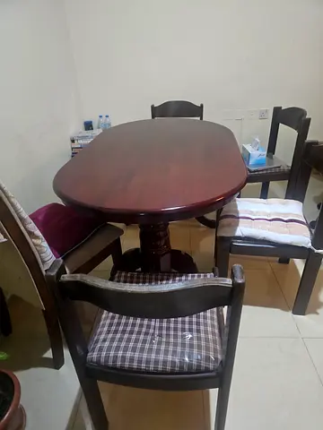 Solid Wood Round Dining Table. 6 chairs