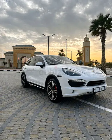 GCC PORSCHE CAYENNE S V8