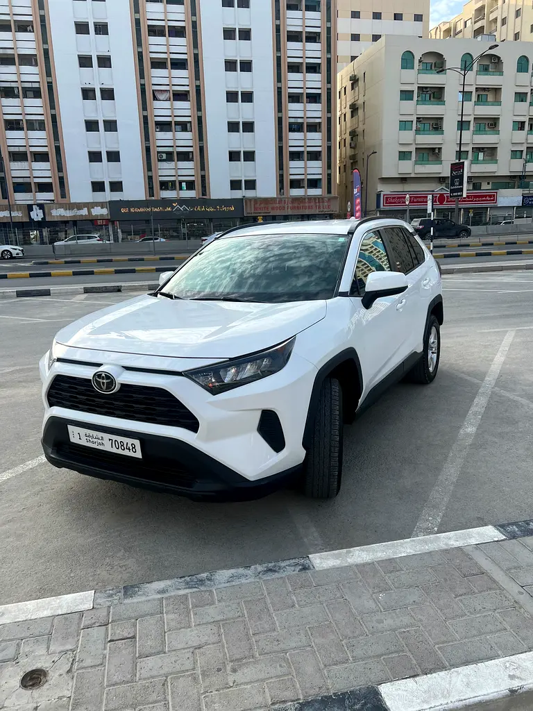 Toyota Rav 4 2020 — photo 1 of 9