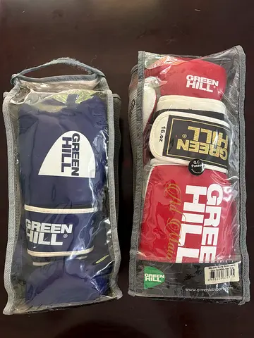 Boxing gloves