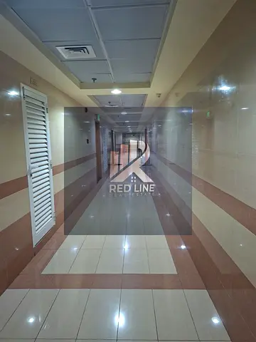 1 bedroom and a master living room, 2 bathrooms. Al-Majrah, very beautiful location. Payments in 4 and 6 installments.