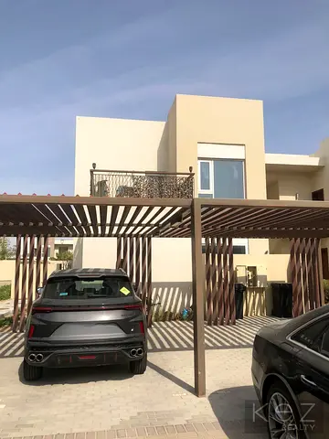 3 BR Apartment with Garden l Vacant l Ground Floor