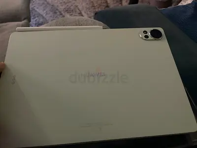 Huawei mate pad 12x with pen and keyboard case in good condition - 12 inch jade green